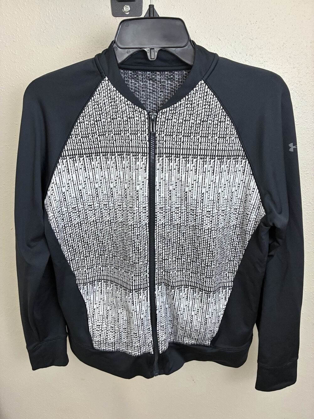 Under Armour Womens Full Zip Jacket Vintage Black White Cold Gear Geo Athletic M